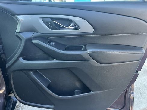 Used 2020 Chevrolet Traverse LT w/ Driver Confidence II Package image 27