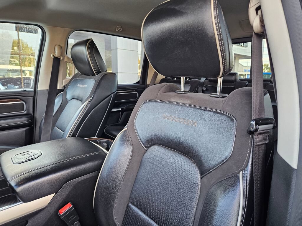 Used 2022 RAM 1500 Laramie AWD/4WD image 18