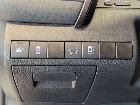 Used 2024 Toyota Camry SE image 14