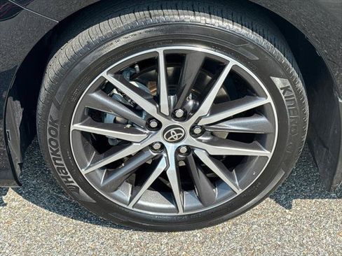 Used 2022 Toyota Camry XLE w/ Cold Weather Package FWD image 8