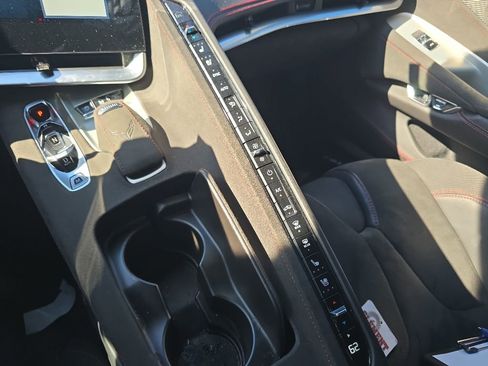 Used 2024 Chevrolet Corvette Stingray Premium Conv w/ Z51 Performance Package RWD image 29