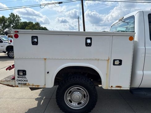 Used 2015 Ford F250 XL w/ Power Equipment Group AWD/4WD image 18