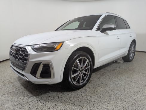 Certified 2023 Audi SQ5 Premium Plus w/ Premium Plus Package AWD/4WD image 3