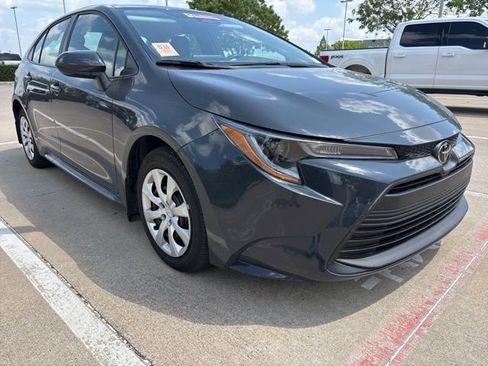 Used 2025 Toyota Corolla LE FWD image 3