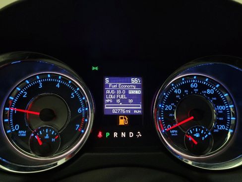 Used 2015 Chrysler Town & Country Touring w/ Driver Convenience Group FWD image 23