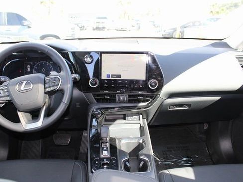 Certified 2025 Lexus NX 250 FWD image 10