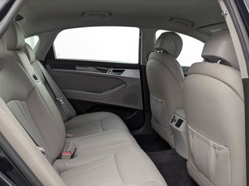 Used 2020 Genesis G80 3.8 RWD image 14