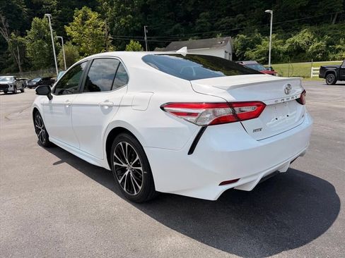 Used 2020 Toyota Camry SE FWD image 7