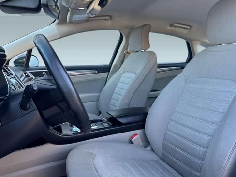 Used 2019 Ford Fusion SE image 21