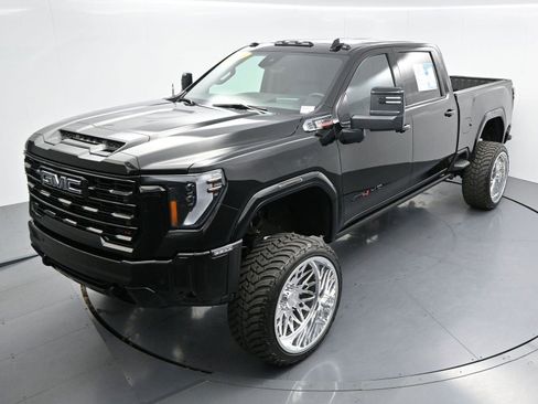 Used 2025 GMC Sierra 2500 AT4 w/ AT4 Premium Plus Package AWD/4WD image 42
