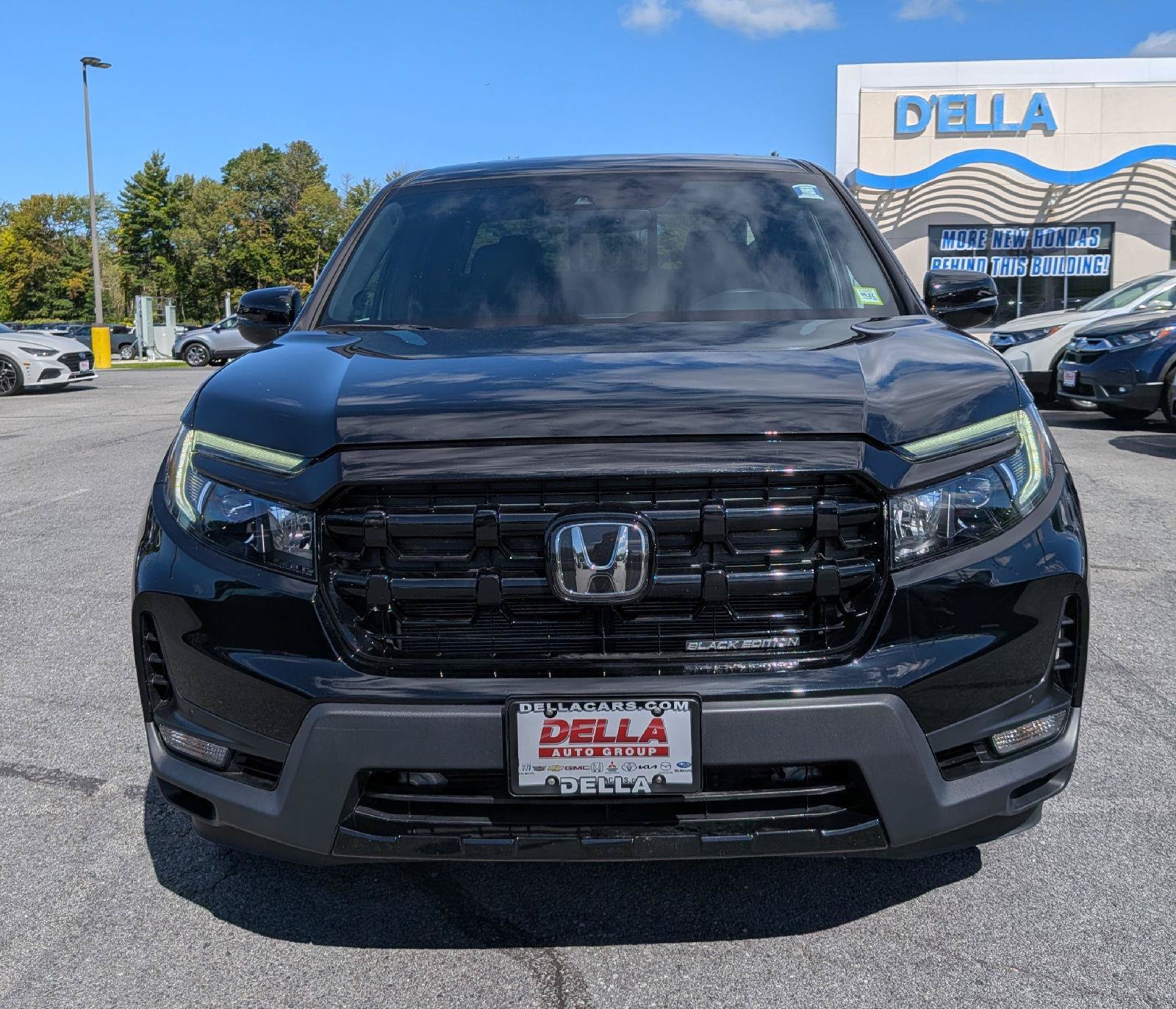 Used 2024 Honda Ridgeline Black Edition image 2