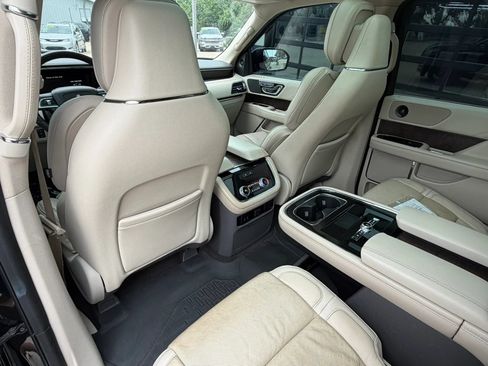 Used 2018 Lincoln Navigator L Reserve w/ Technology Package AWD/4WD image 36