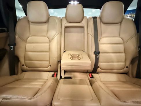 Used 2015 Porsche Cayenne Turbo w/ Premium Package AWD/4WD image 21