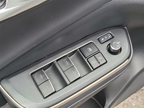 Used 2023 Toyota Crown AWD/4WD image 15