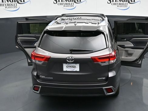 Used 2017 Toyota Highlander Limited image 26