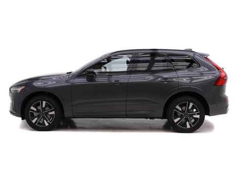 New 2026 Volvo XC60 B5 Plus w/ Climate Package image 3