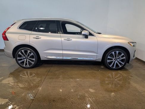 Used 2023 Volvo XC60 B5 Ultimate w/ Climate Package image 6