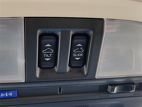 Used 2025 Subaru Crosstrek 2.0i Premium image 22