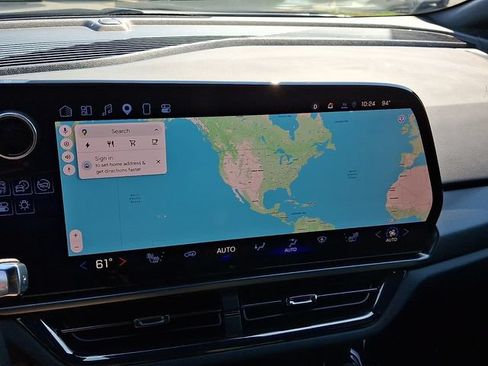 Used 2025 Chevrolet Equinox EV RS FWD image 18