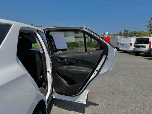 Used 2023 Chevrolet Equinox LT w/ LPO, Floor Liner Package image 20