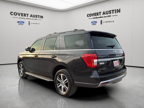 Used 2023 Ford Expedition XLT image 3