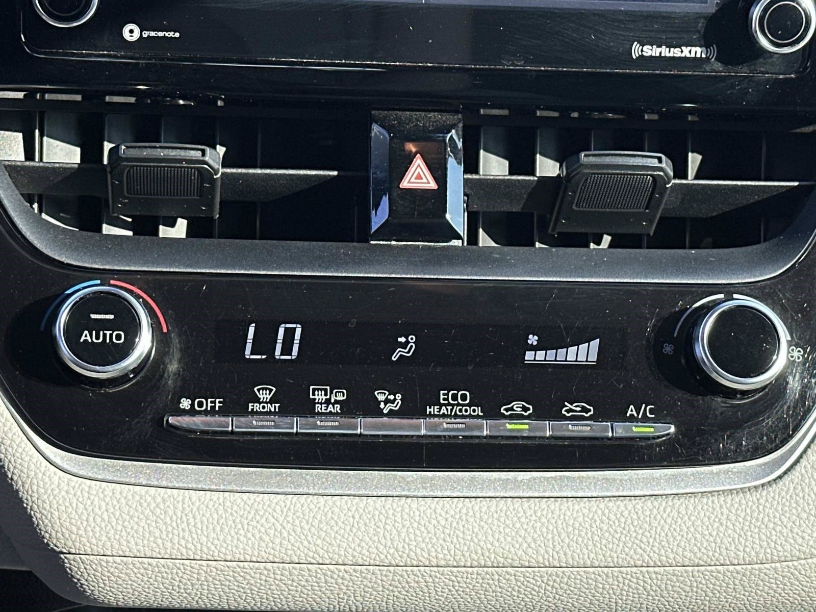 Used 2021 Toyota Corolla LE w/ LE Convenience Package FWD image 29