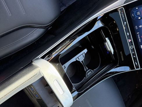 Certified 2025 Mercedes-Benz C 300 4MATIC Sedan image 31