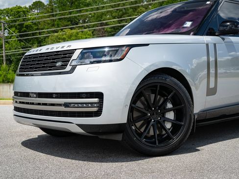 Used 2023 Land Rover Range Rover Long Wheelbase SE AWD/4WD image 6