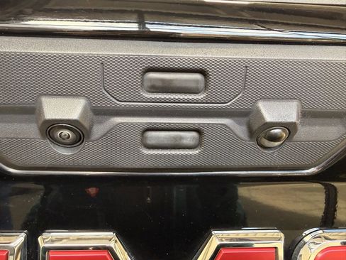 Used 2024 GMC Sierra 2500 AT4 w/ AT4 Premium Plus Package image 7