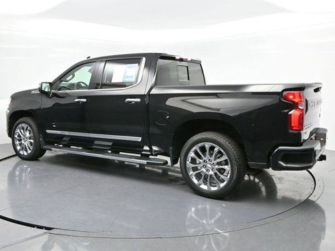 Used 2023 Chevrolet Silverado 1500 High Country w/ High Country Premium Package image 5