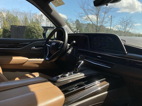 Used 2022 Cadillac Escalade ESV Sport w/ Touring Package image 6