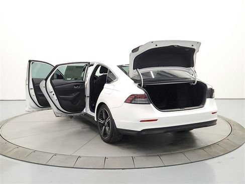 Used 2024 Honda Accord Sport image 9