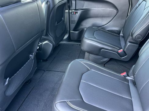 New 2026 Chrysler Voyager LX image 12
