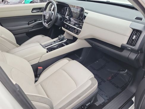 Certified 2022 Nissan Pathfinder SL image 18