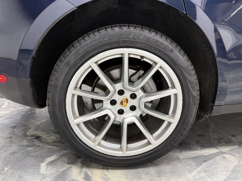 Used 2018 Porsche Macan S image 11
