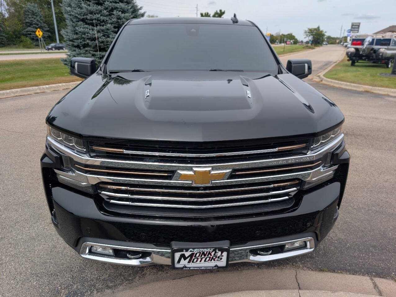 Used 2019 Chevrolet Silverado 1500 High Country w/ High Country Premium Package AWD/4WD image 4