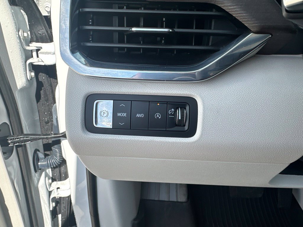 Used 2024 GMC Acadia Denali w/ Super Cruise Package AWD/4WD image 12