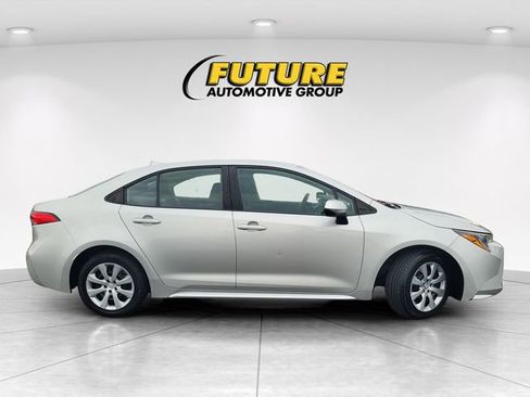 Used 2023 Toyota Corolla LE image 3