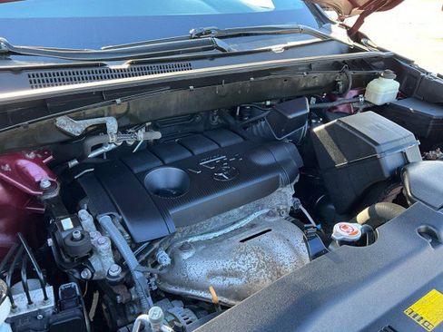 Used 2018 Toyota Highlander LE image 11