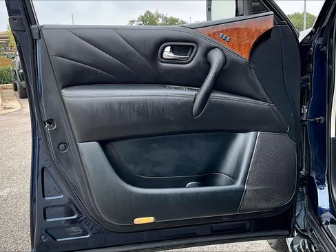 Used 2015 INFINITI QX80 2WD w/ Deluxe Technology Package image 21