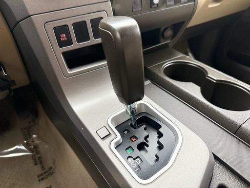 Used 2010 Toyota Tundra 4x4 CrewMax image 30