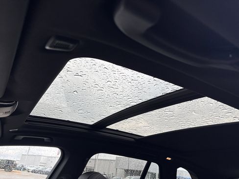 Used 2022 BMW X5 xDrive40i w/ Parking Assistance Package image 10