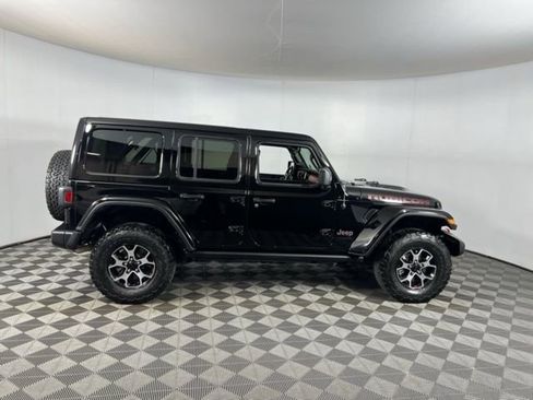 Used 2022 Jeep Wrangler Unlimited Rubicon w/ Cold Weather Group image 5
