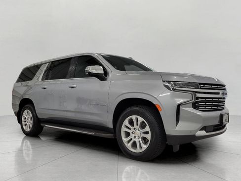 Used 2024 Chevrolet Suburban Premier image 1