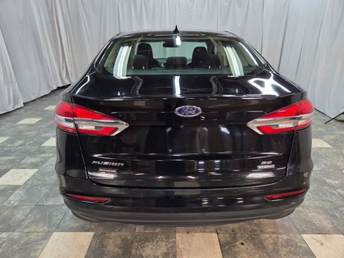 Used 2020 Ford Fusion SE image 4