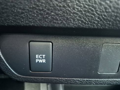 Used 2019 Toyota Tacoma SR5 w/ SR5 Appearance Package (SM) image 25