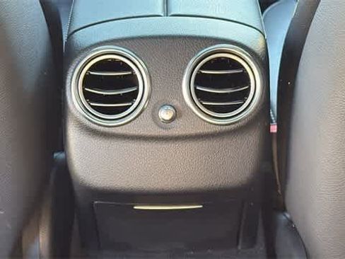 Used 2017 Mercedes-Benz E 300 4MATIC image 29