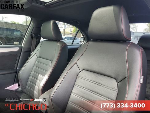 Used 2013 Volkswagen Jetta GLI Autobahn FWD image 16