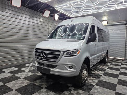 Used 2023 Mercedes-Benz Sprinter 3500 image 38