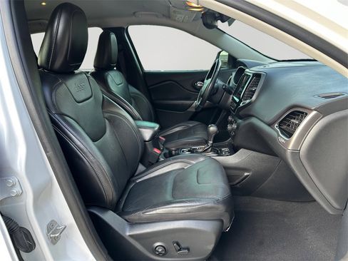 Used 2020 Jeep Cherokee Limited image 12